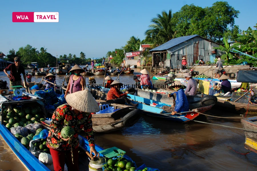 Cai Rang Floating Market - riverside life of Mekong Delta