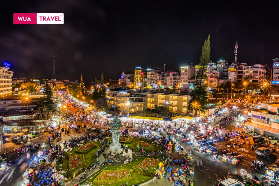  Da Lat Night Market - highland specialties under the night sky