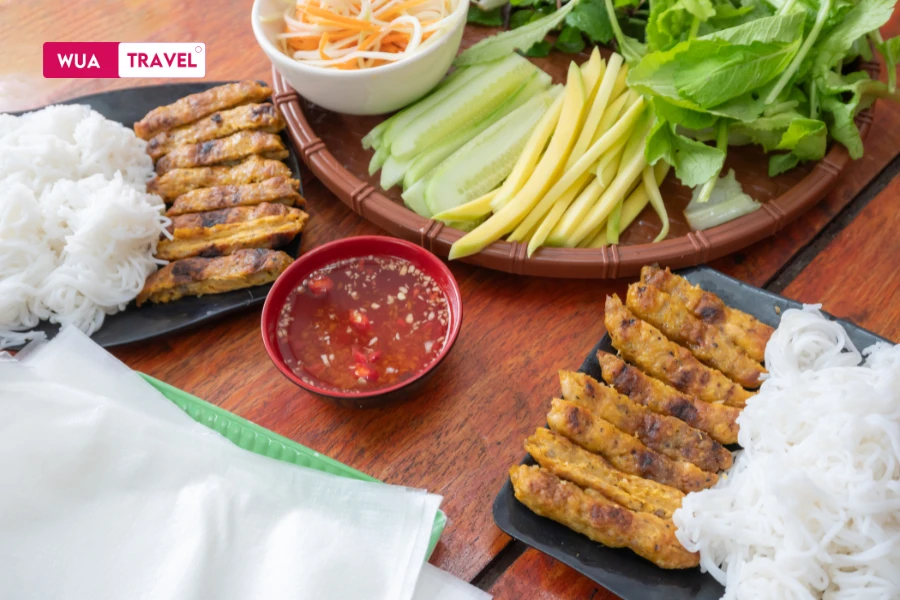 Grilled pork sausage Nha Trang - delicious specialty of Khanh Hoa coast