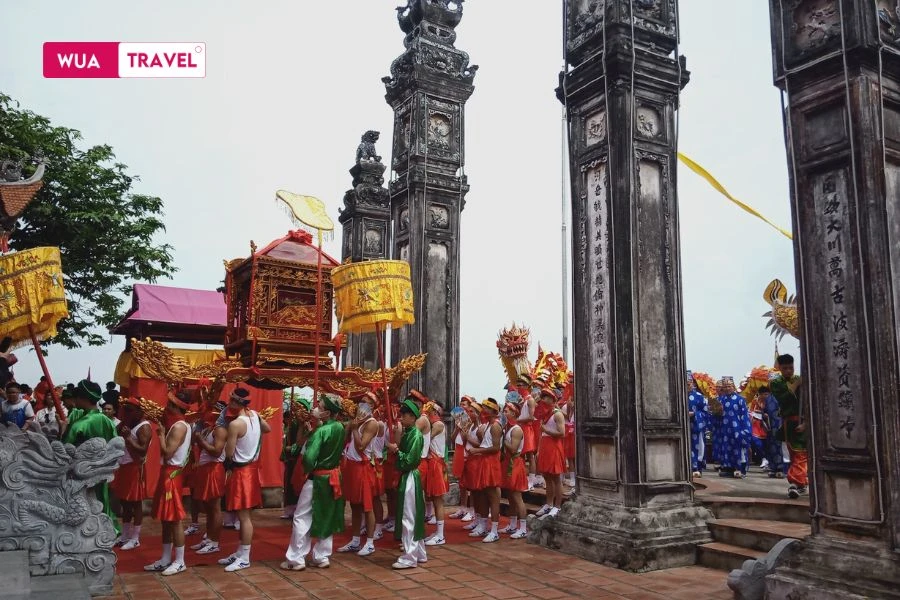 Hung Temple Festival - commemorating the Hung Kings, origin of the Vietnamese nation. 