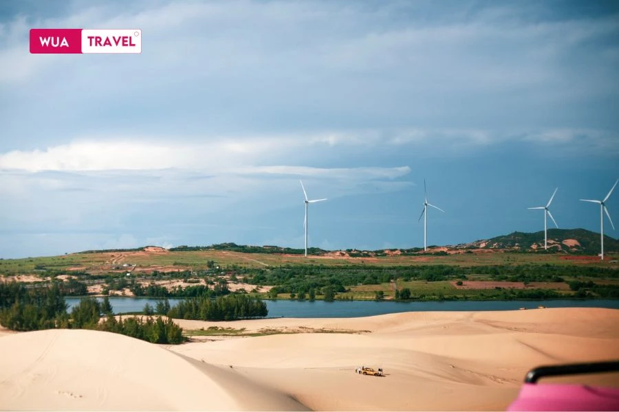  Mui Ne sand dunes - golden desert landscape with endless rolling sand hills