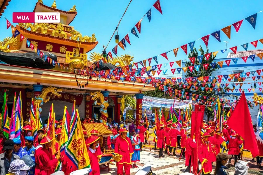 Nghinh Ong Festival - sacred sea beliefs of Southern fishermen.