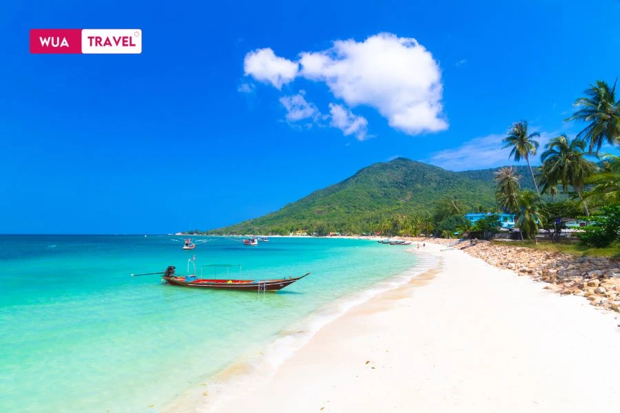 Sao Beach Phu Quoc - paradise of white sand and crystal-clear waters. 