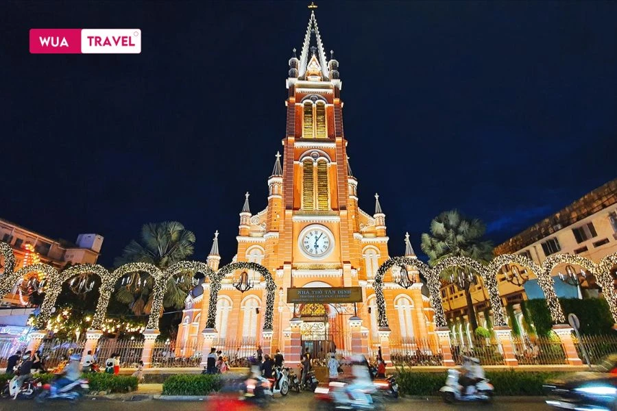 christmas-in-ho-chi-minh-city – A festive spirit fills the city streets.
