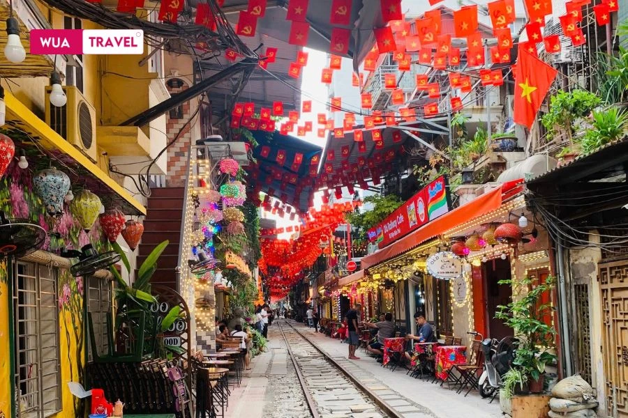 Wandering Hanoi Old Quarter – street vendors, tiled roofs, and the scent of morning coffee.