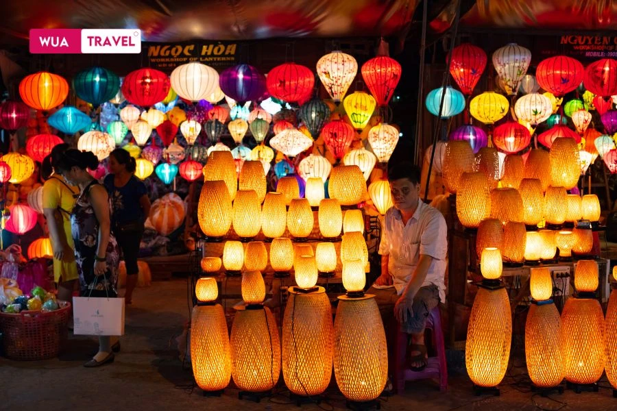 hoi-an-lantern-festival-year-end – The ancient town glows with lanterns to close the year.