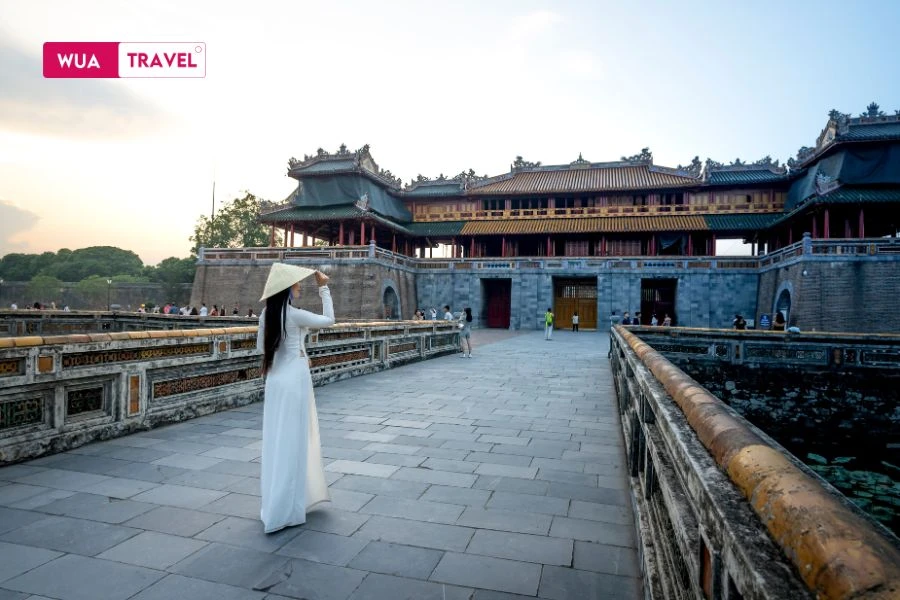 Strolling the Imperial City – mossy walls, tiled roofs, and echoes of the ancient capital.