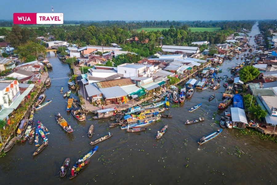 Nga Nam Floating Market, Soc Trang – a unique riverine culture of the Mekong Delta.
