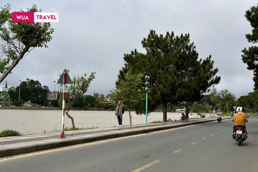 Walking around Ho Xuan Huong Lake – embracing the tranquil charm of Dalat.